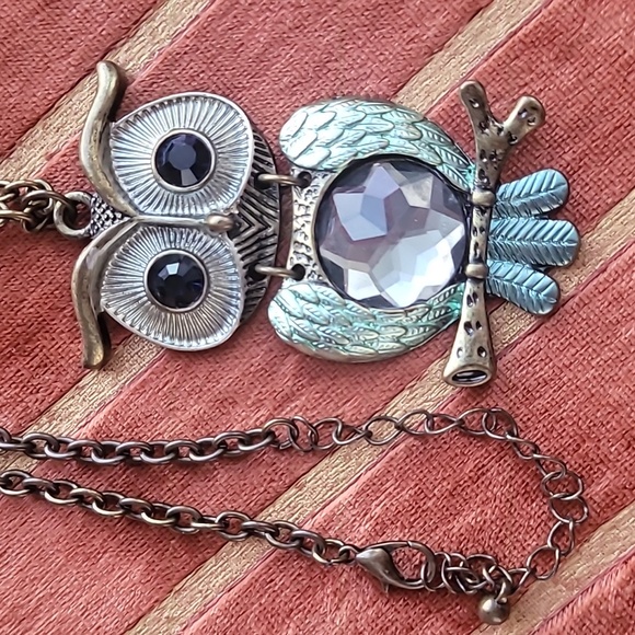 Vintage Large Owl Necklace - Picture 13 of 16